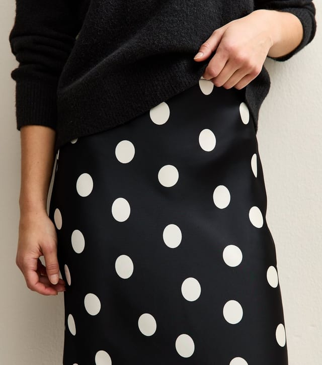 New Look Women's Petite Black Polka Dot Bias Cut Midi Skirt New Look - 2
