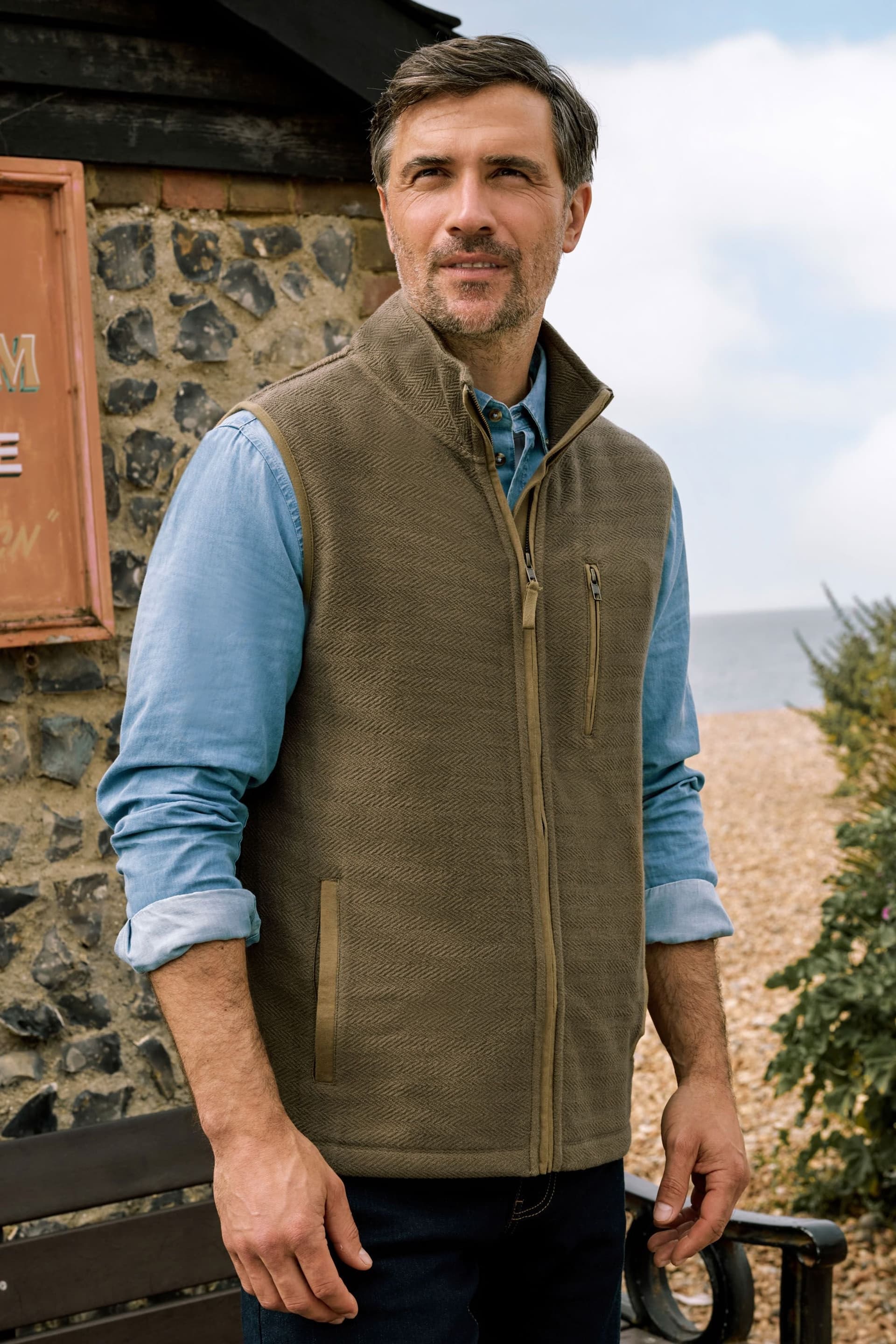 WoolOvers WoolOvers Men's Textured Zip Through Gilet in Dark Olive
