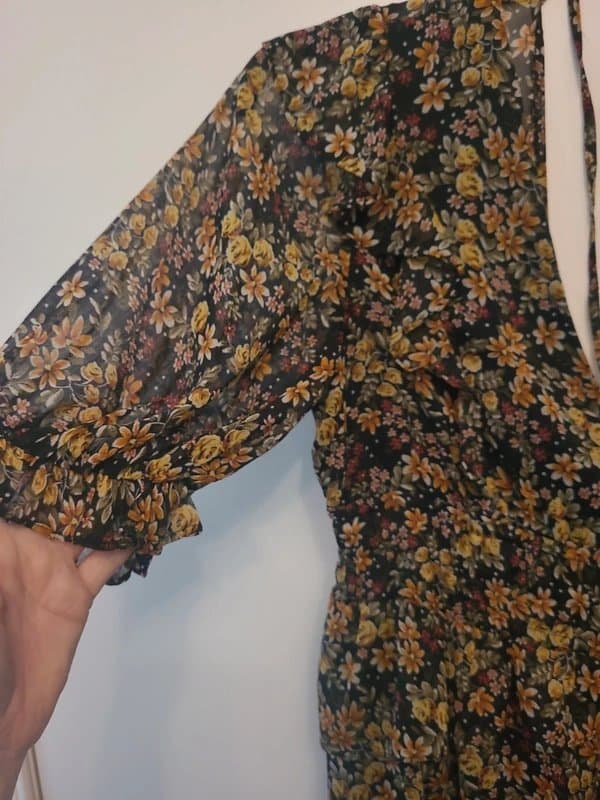 Topshop Lovely floral topshop chiffon dress size 16