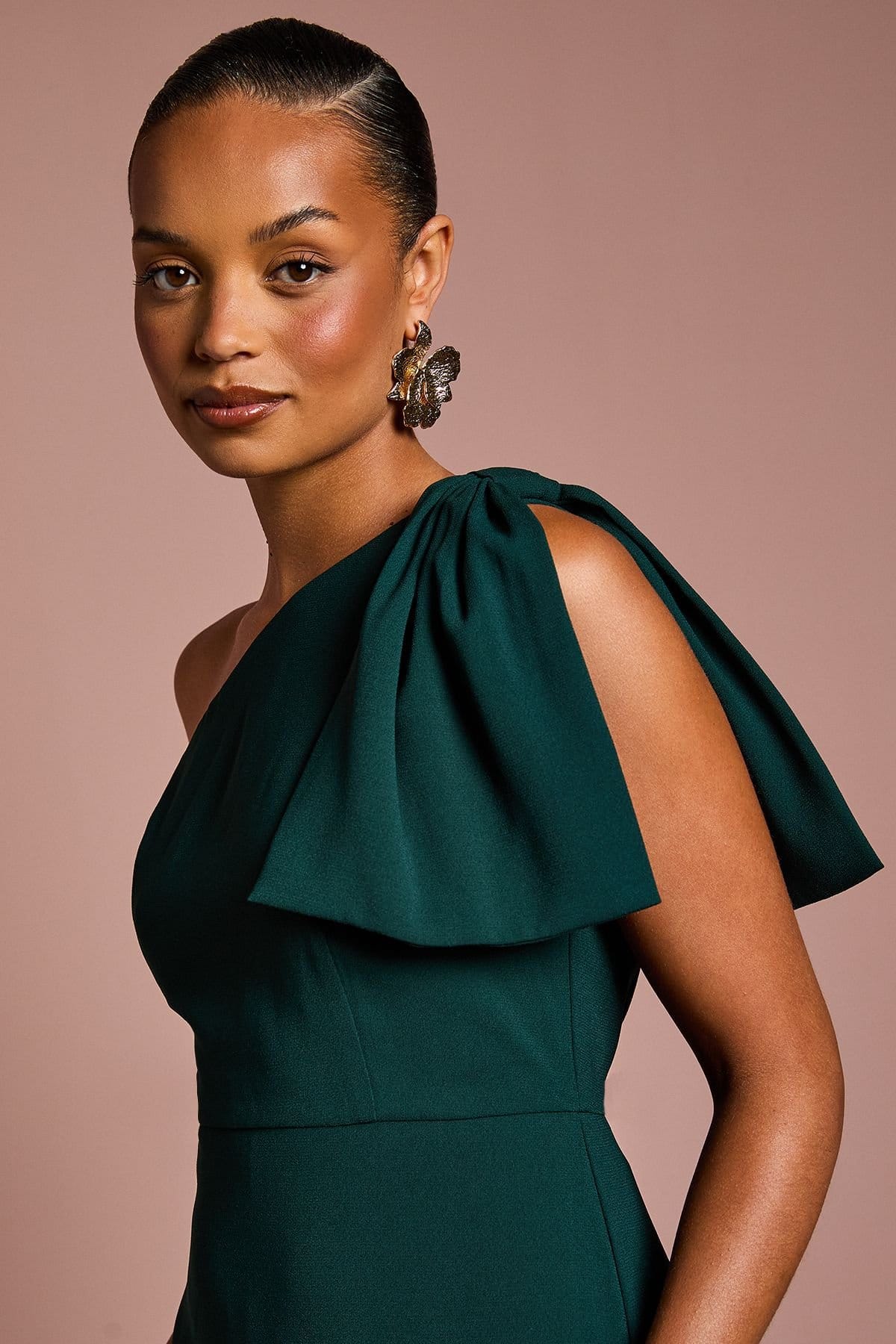 Coast Coast Women's Honoured Petite Bow One Shoulder Maxi Bridesmaid Dress in Emerald - 4