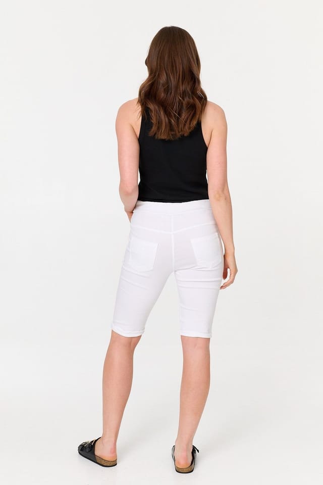 Izabel London Izabel London Women's Tie Front Slim Knee Length Shorts in White - 3