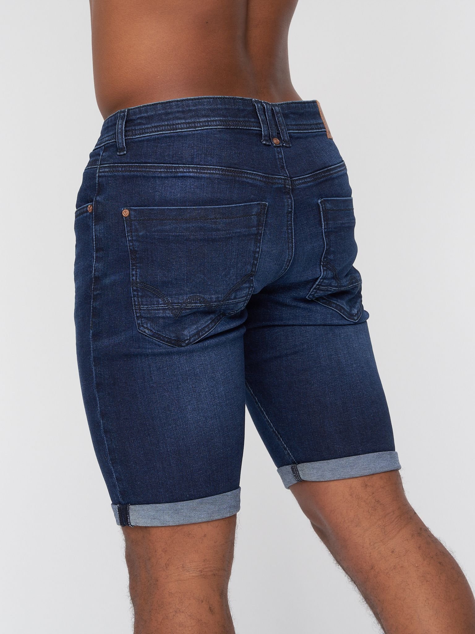 Duck&Cover Duck&Cover Men's Zeki Shorts in Dark Blue - 2