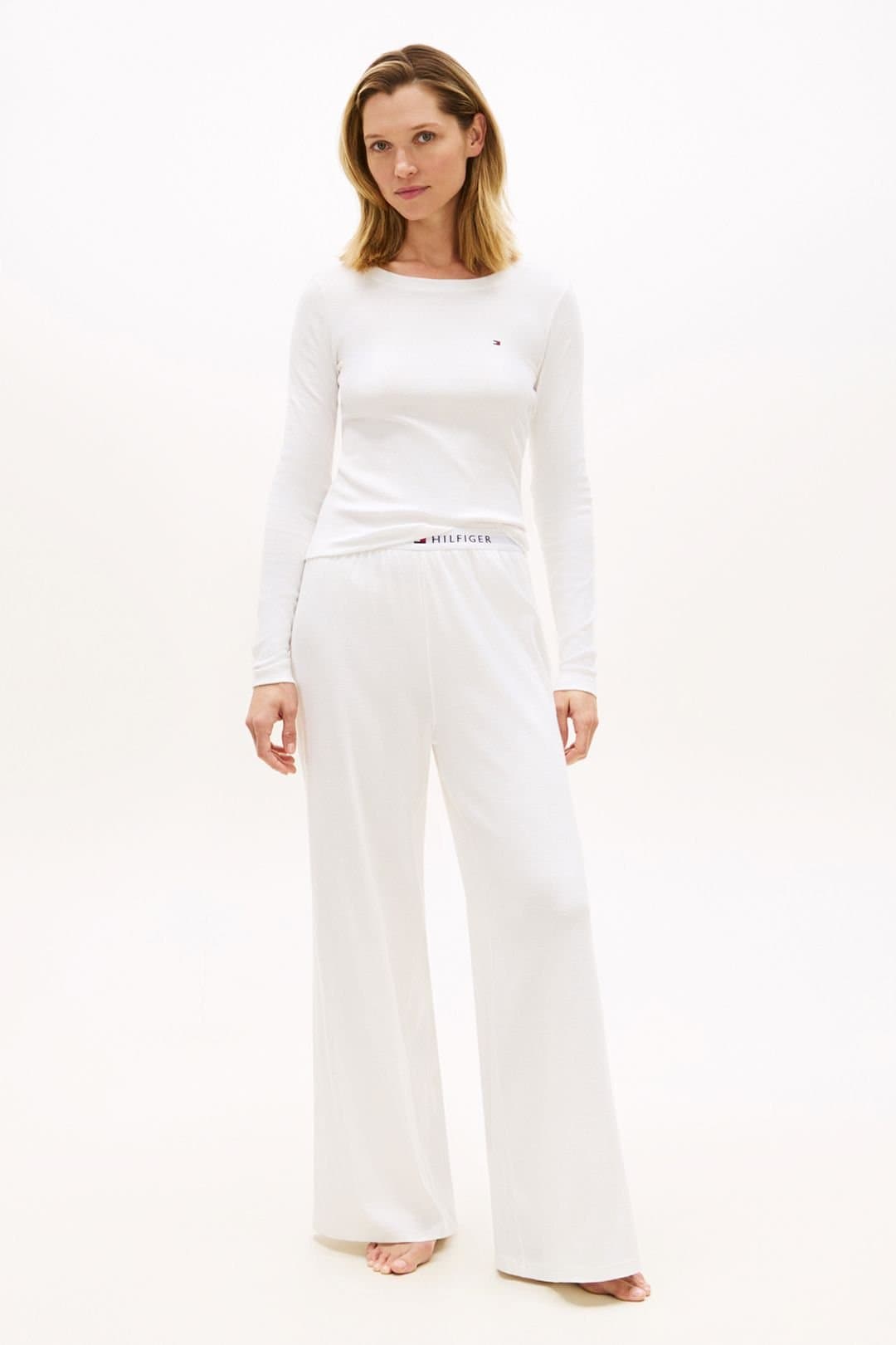 Tommy Hilfiger Tommy Hilfiger Women's Ess. Sleep Gift Ls Tee Pants Set W.Eyemask Ecru