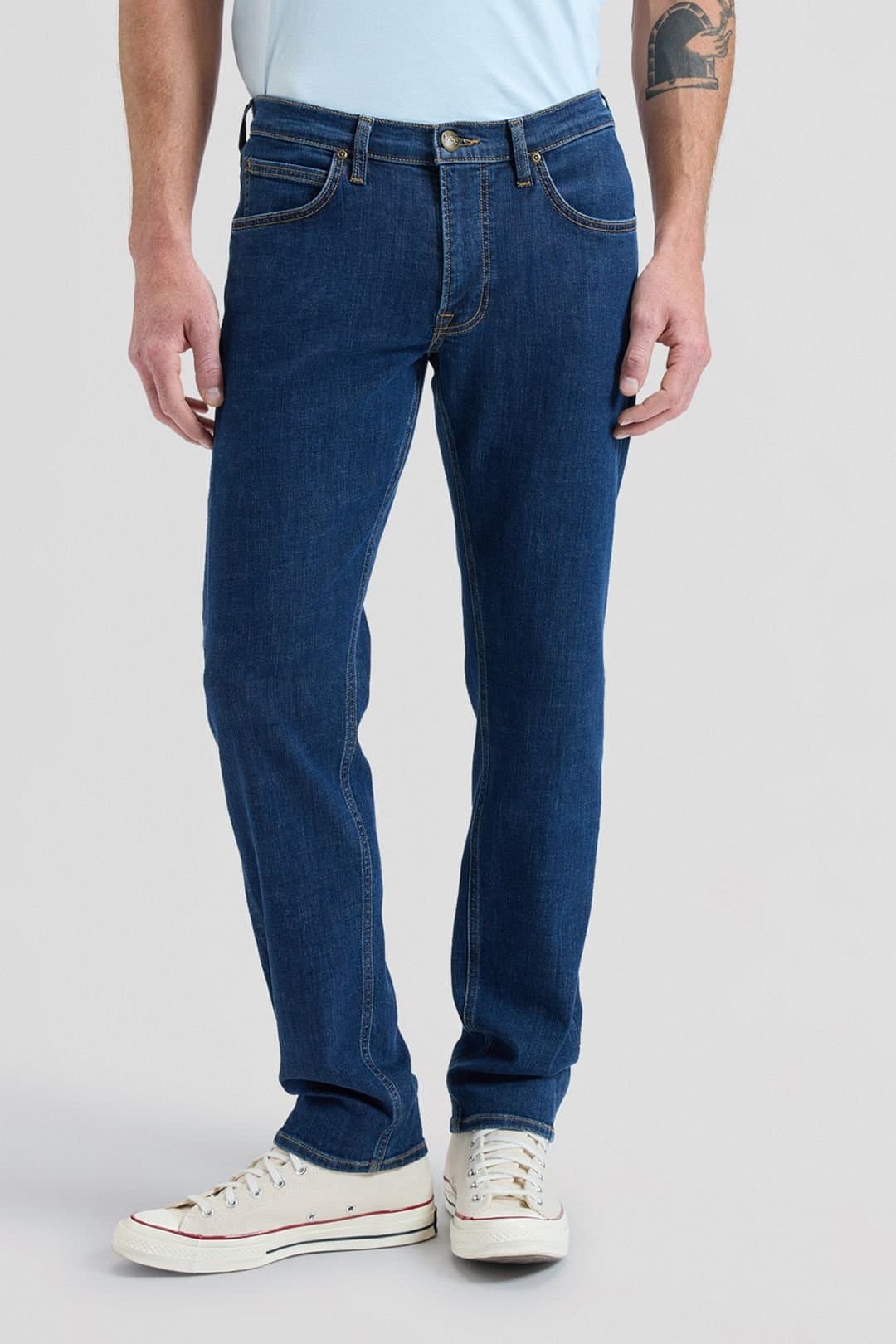 Lee Lee Men's Daren Regular Straight Jeans in Dark Ocean in Navy