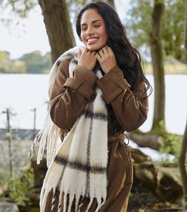 South Beach Cream Checked Fluffy Scarf South Beach New Look - 2