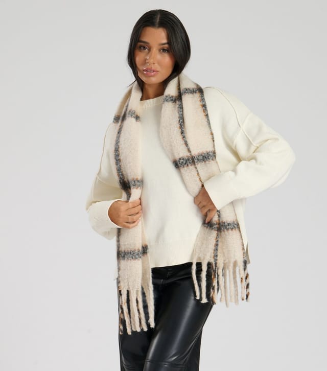South Beach Cream Checked Fluffy Scarf South Beach New Look - 3