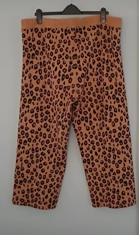 Never Fully Dressed Never Fully Dressed Camilla Leopard Knit Trousers - size XXL/22