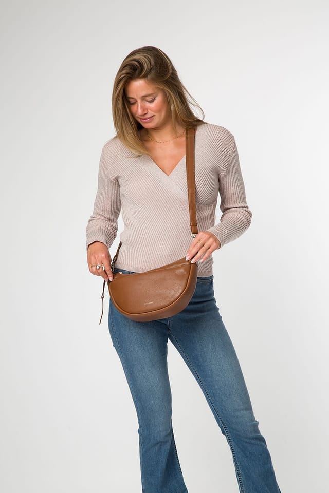 Pure Luxuries London Pure Luxuries London Women's 'Melisande' Leather Cross Body Bag in Tan - 2