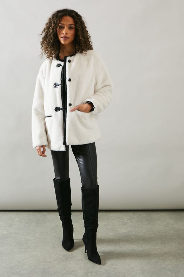 Wallis Wallis Women's PU Detail Faux Fur Jacket in Ivory - 2