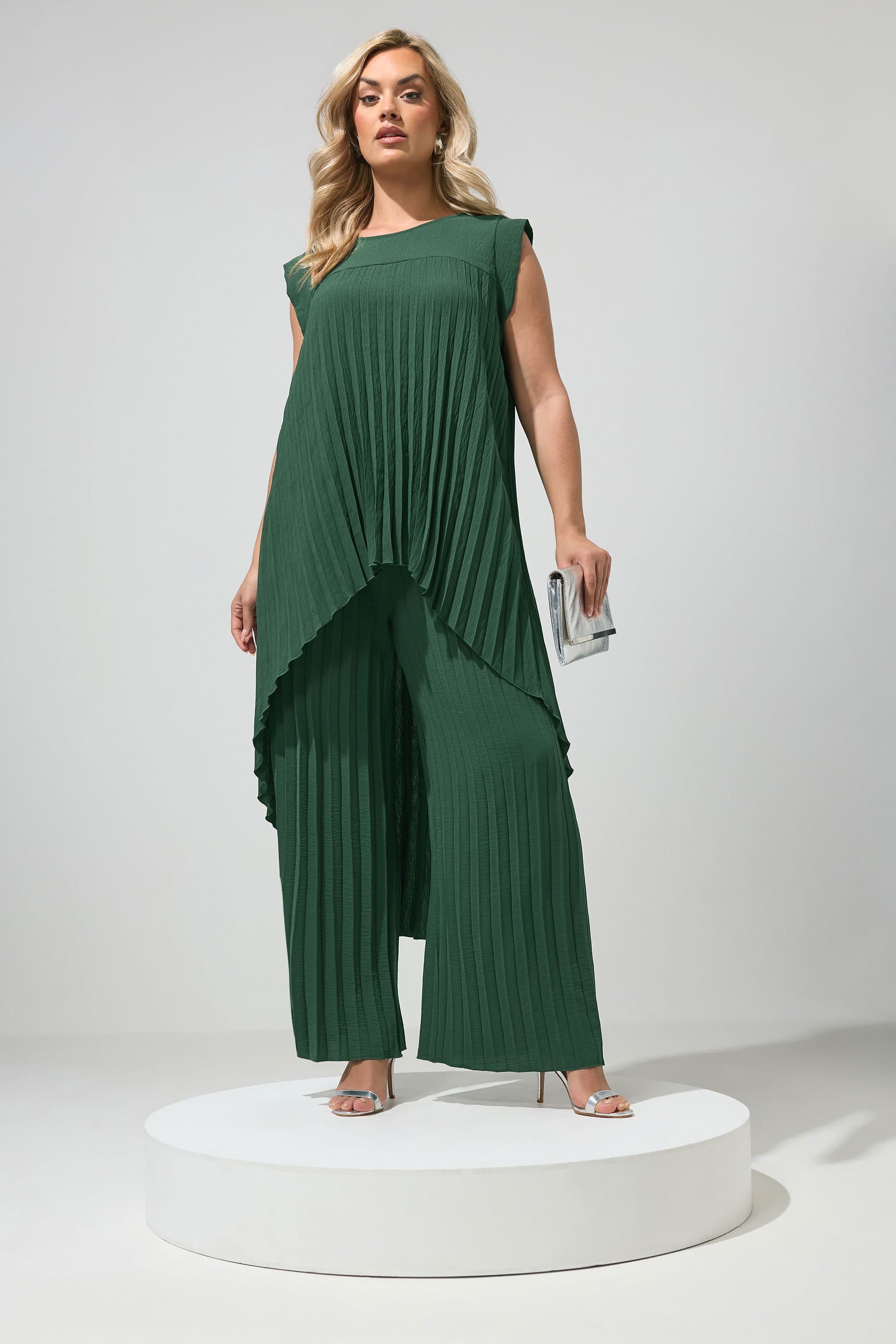 Yours London Plus Size Green Pleated Set