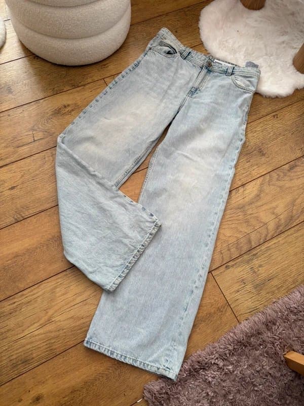 Bershka Light Wash Bershka Jeans Size 10