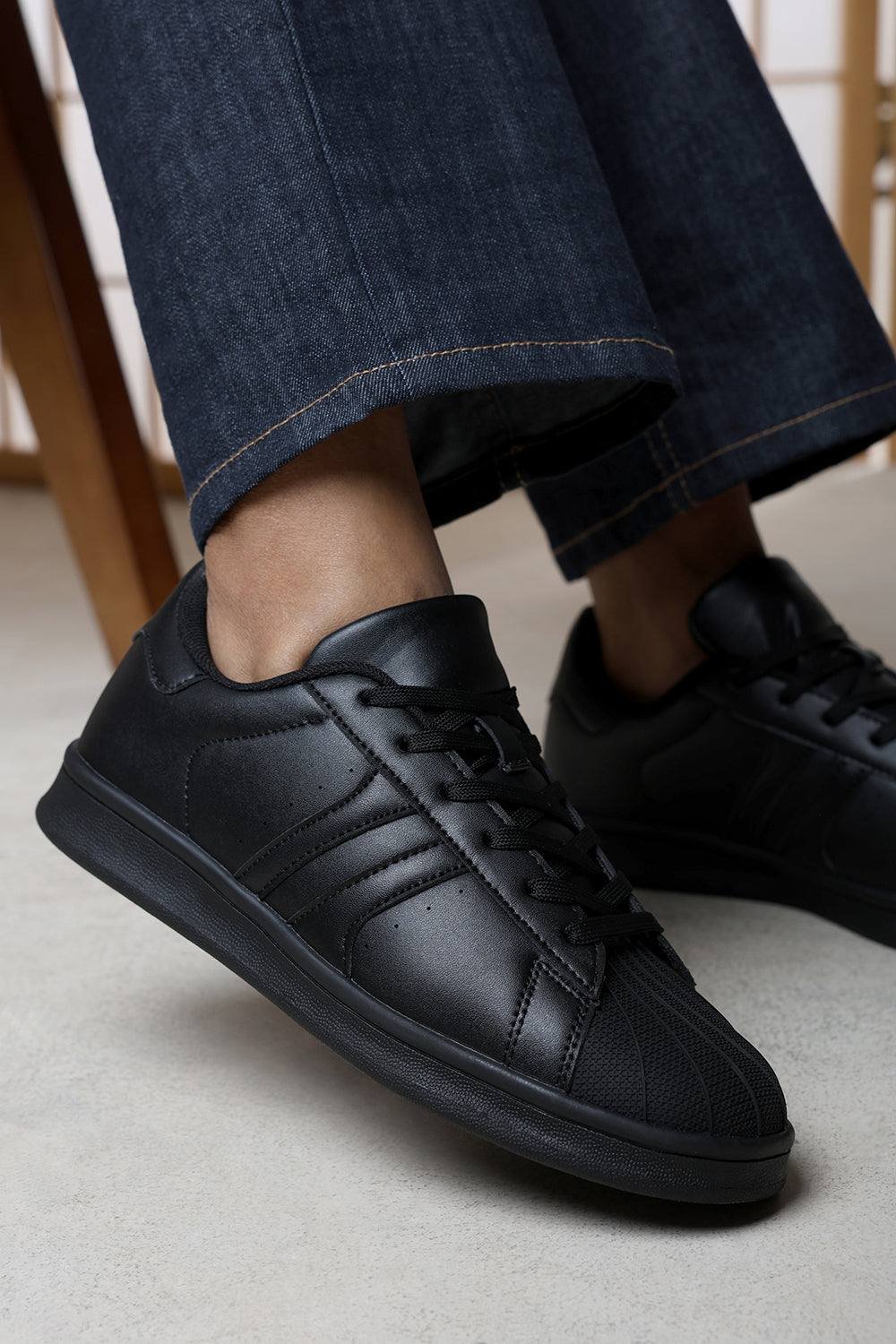 Wheres That From Where's That From Women's Yamileth Stripe Panel Detailed Trainer in Black - 3