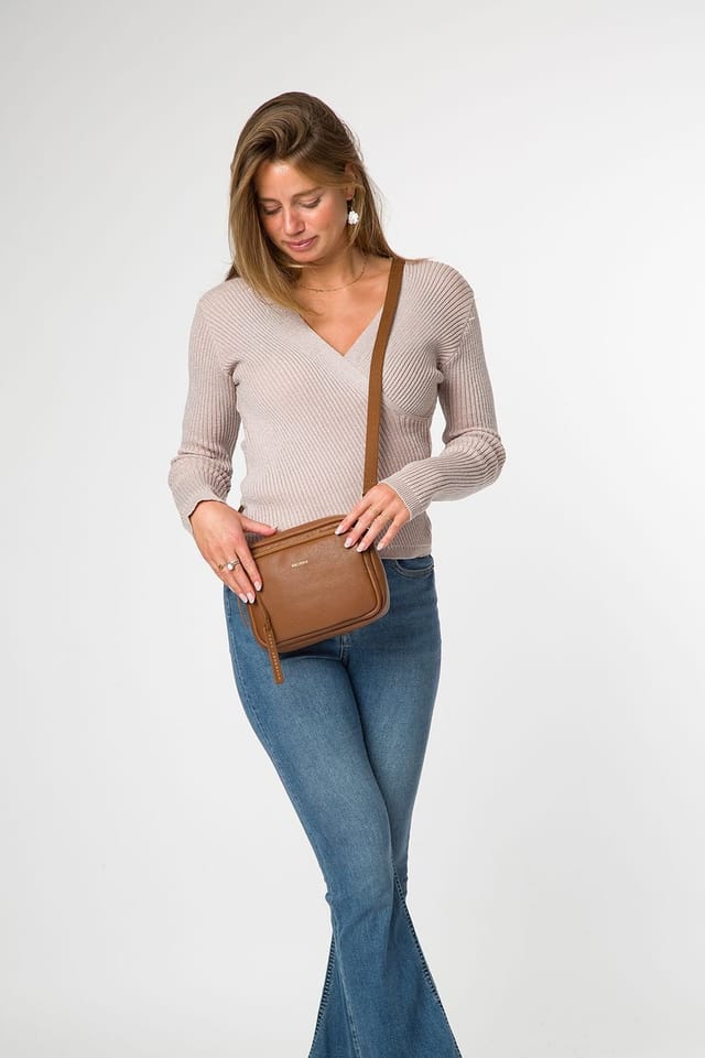 Pure Luxuries London Pure Luxuries London Women's 'Eris' Leather Cross Body Bag in Tan - 2