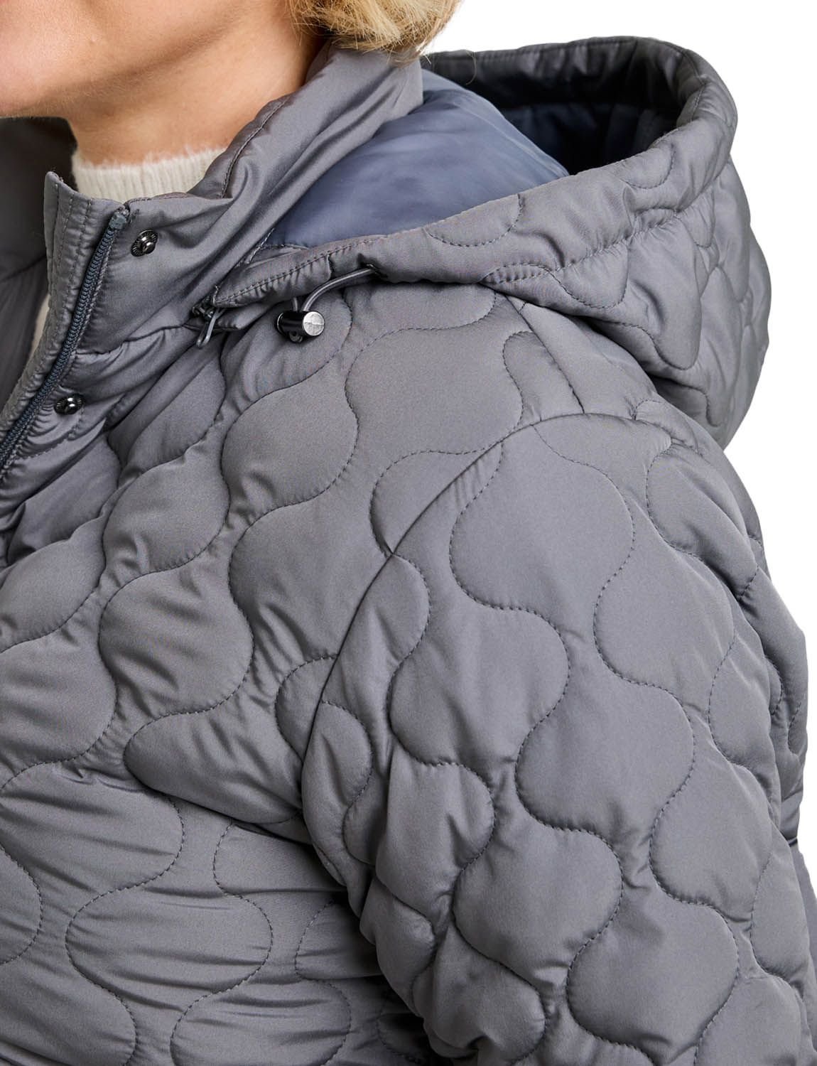 Amber Amber Women's Quilted Water-Resistant Jacket with Detachable Hood Adjustable Cuffs in Grey - 4