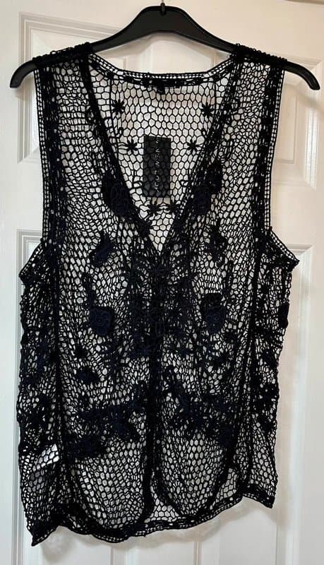 New Look New Look Ladies Open Edge Sleeveless Crochet Lace Top Boho Gothic 16 BNWT Sassy