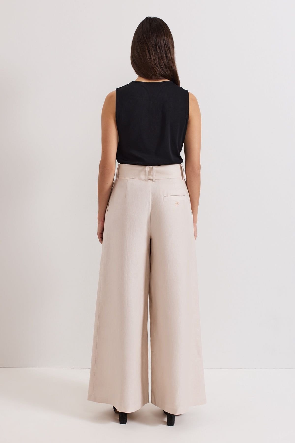 Phase Eight Phase Eight Women's Amble Linen Trouser in Light Beige - 4