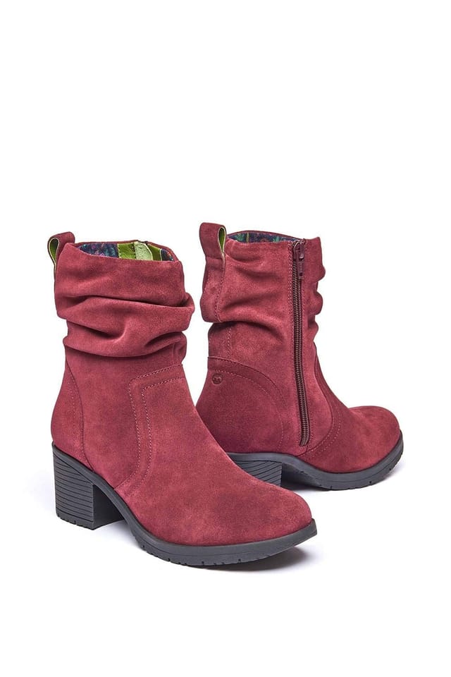 Moshulu Moshulu Women's 'Taylor 3' Heeled Suede Ankle Boots in Dark Red - 2