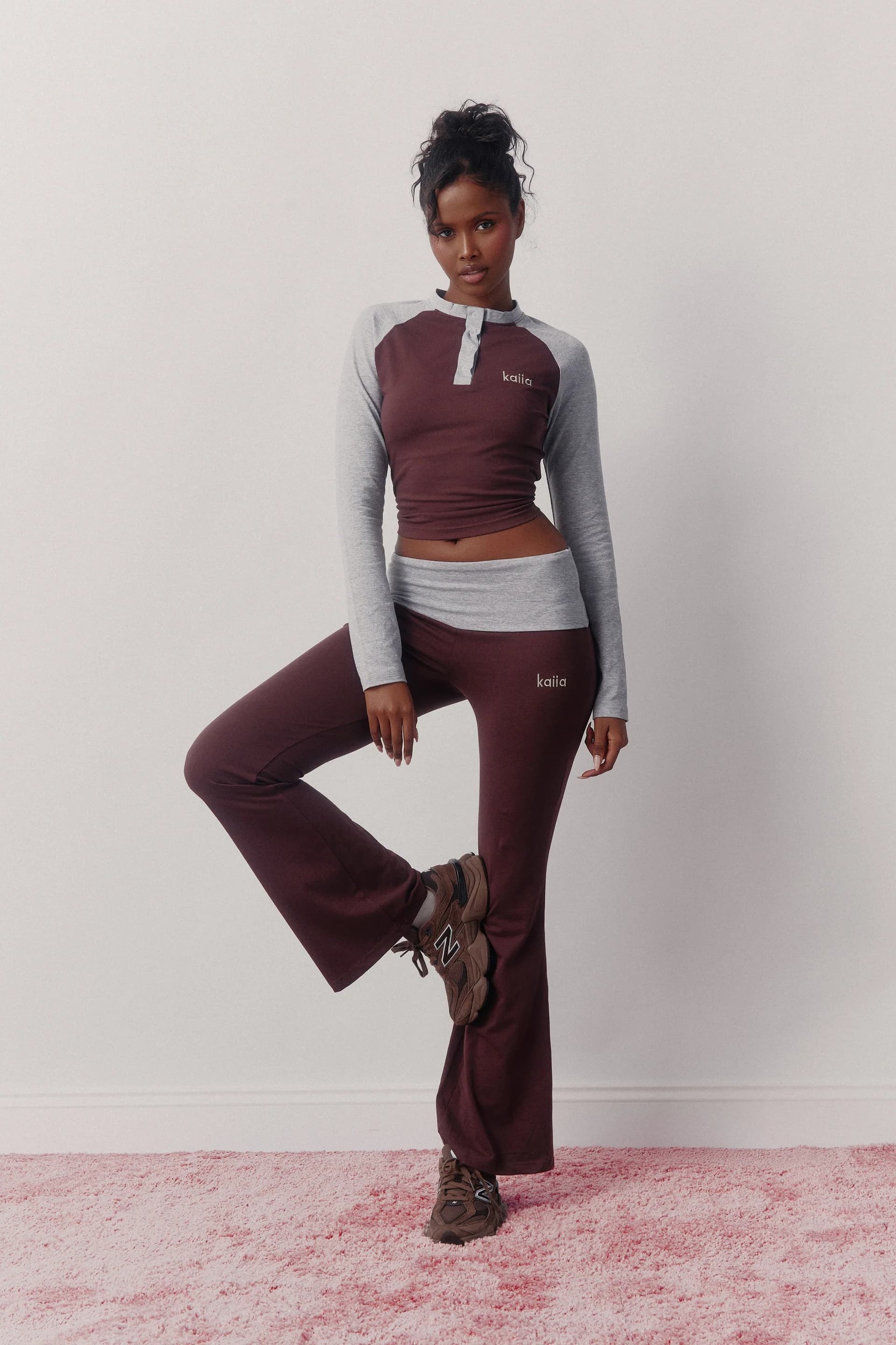 Kaiia Kaiia Contrast Waistband Yoga Flares Mocha Brown & Grey