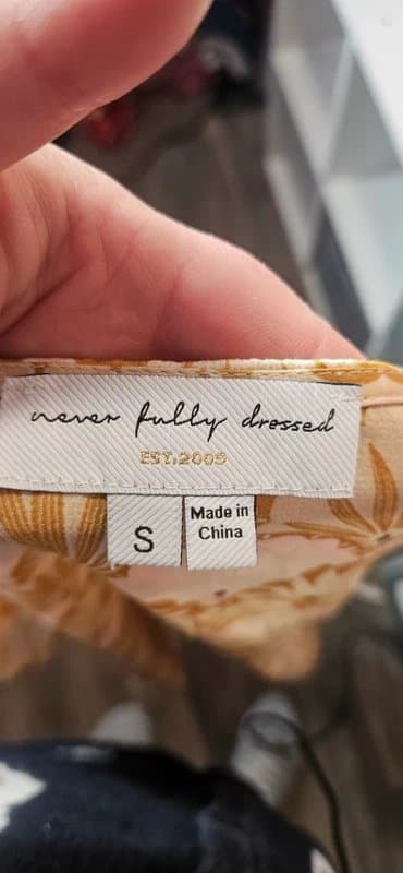 Never Fully Dressed Never fully dressed floral summer blouse small