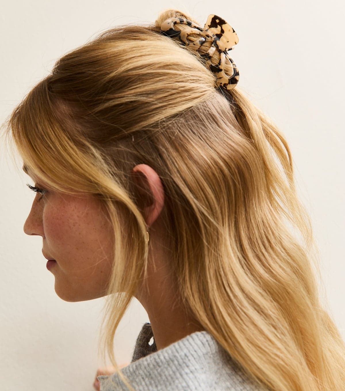 New Look Brown Tortoise Shell Cut Out Hair Claw New Look