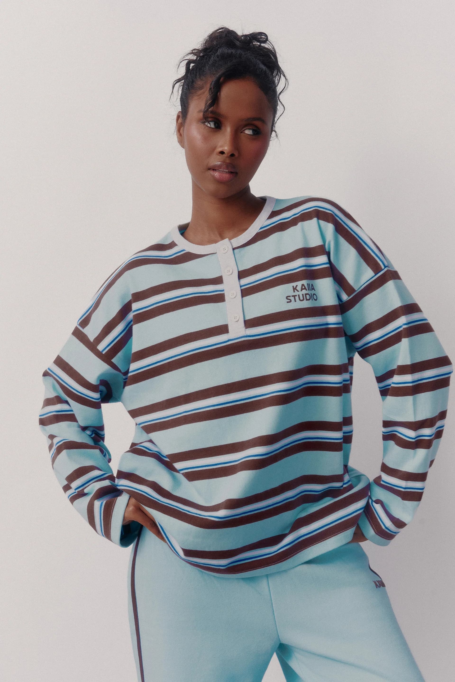 Kaiia Kaiia Striped Henley Oversized T-shirt Pale Blue & Chocolate