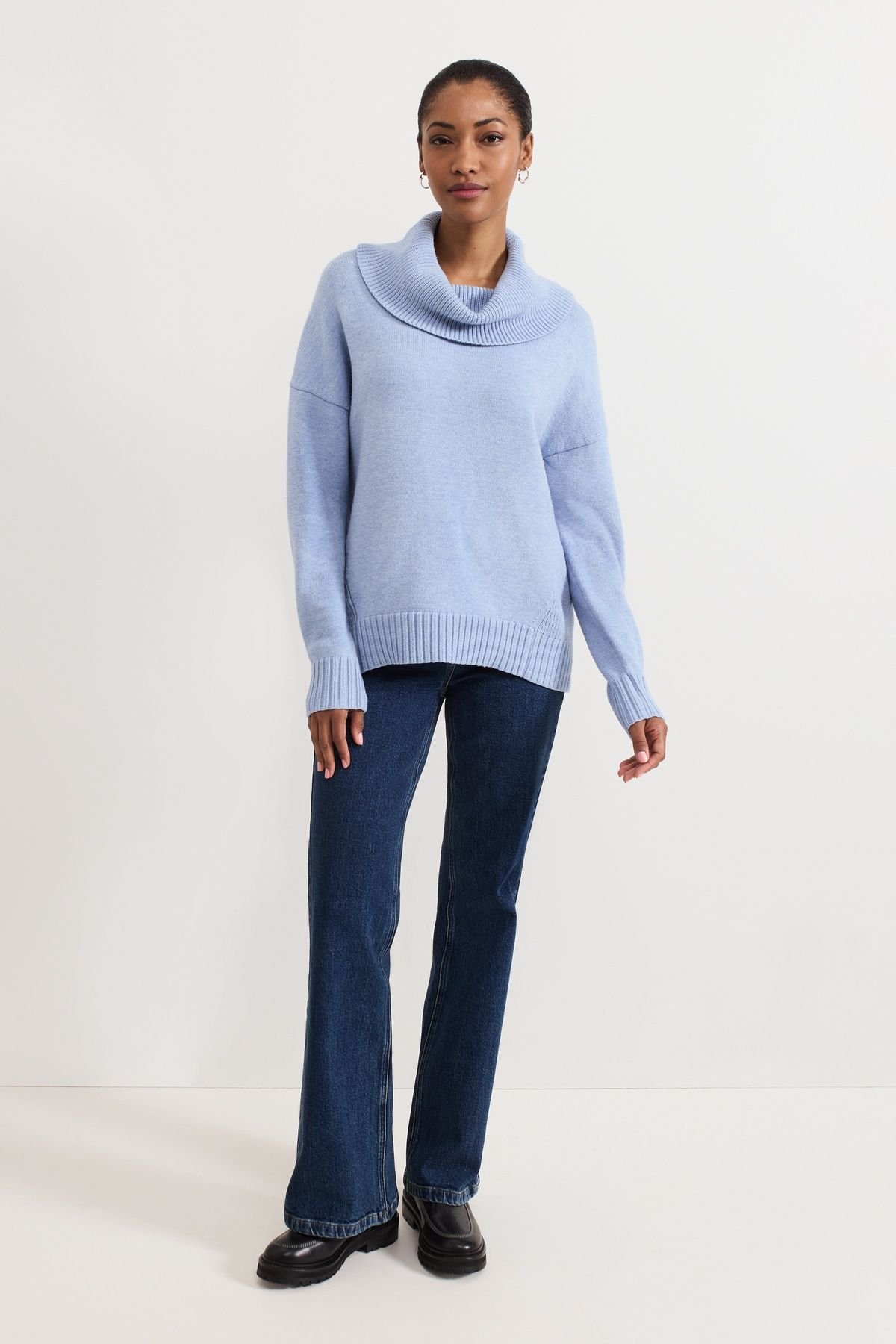 Phase Eight Phase Eight Women's Dara Chunky Jumper in Baby Blue - 3