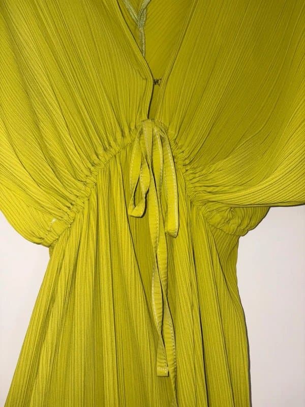Never Fully Dressed Never fully Dressed Lime Green Batwing Plisse Midaxi Dress Size 12 Summer Party wedding guest