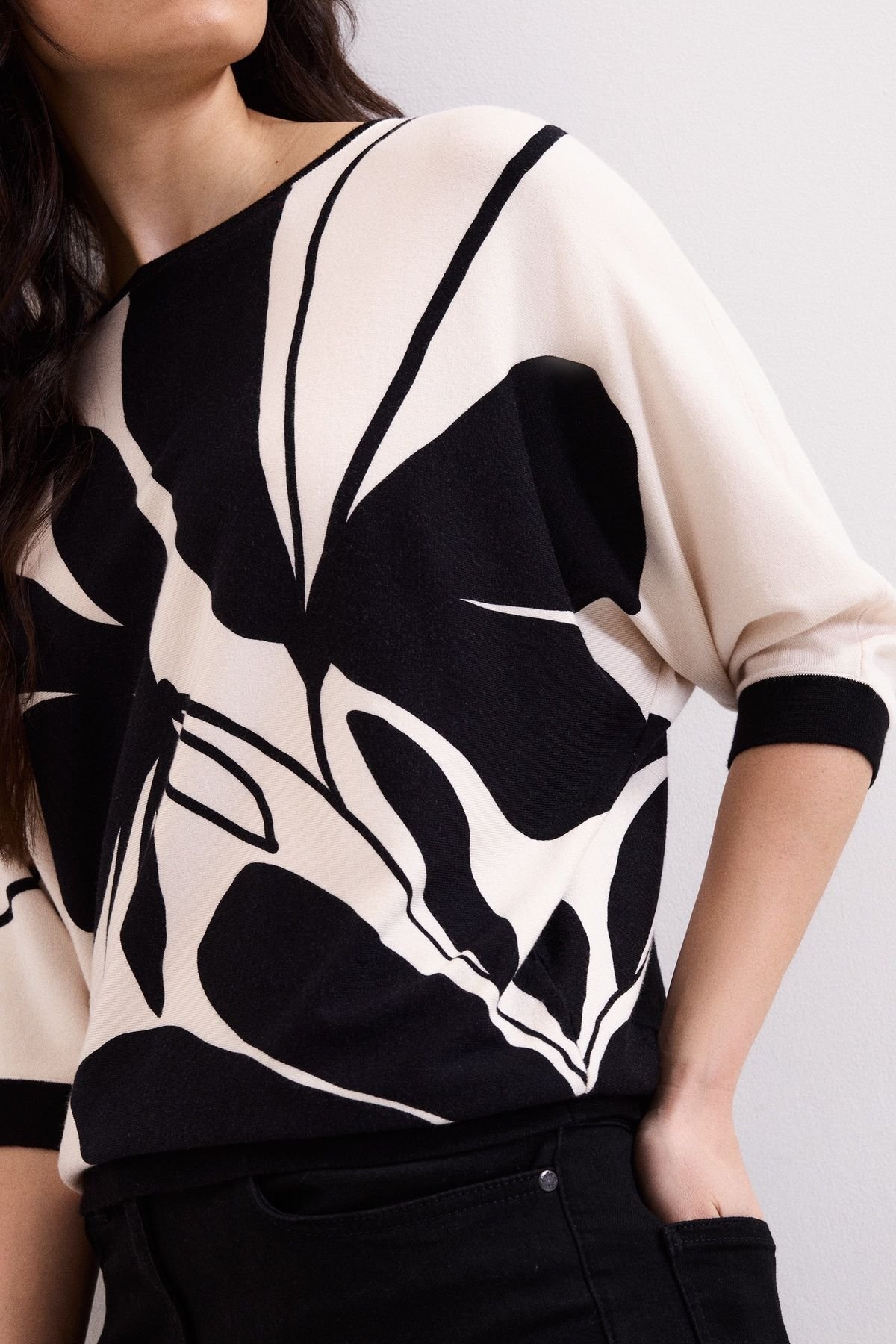 Phase Eight Phase Eight Women's Printed Round Neck Knit Faith Jumper - 4