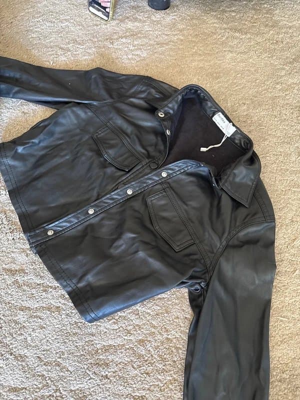 Bershka Cropped leather jacket