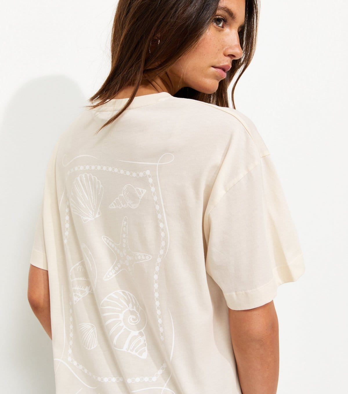 New Look Off White Cotton Shells Print Oversized T-Shirt