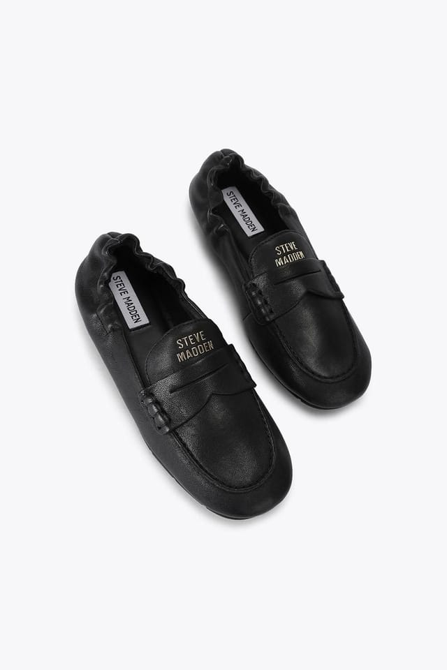 Steve Madden STEVE MADDEN Women's 'Newbury Black Leather' Leather Flats - 2