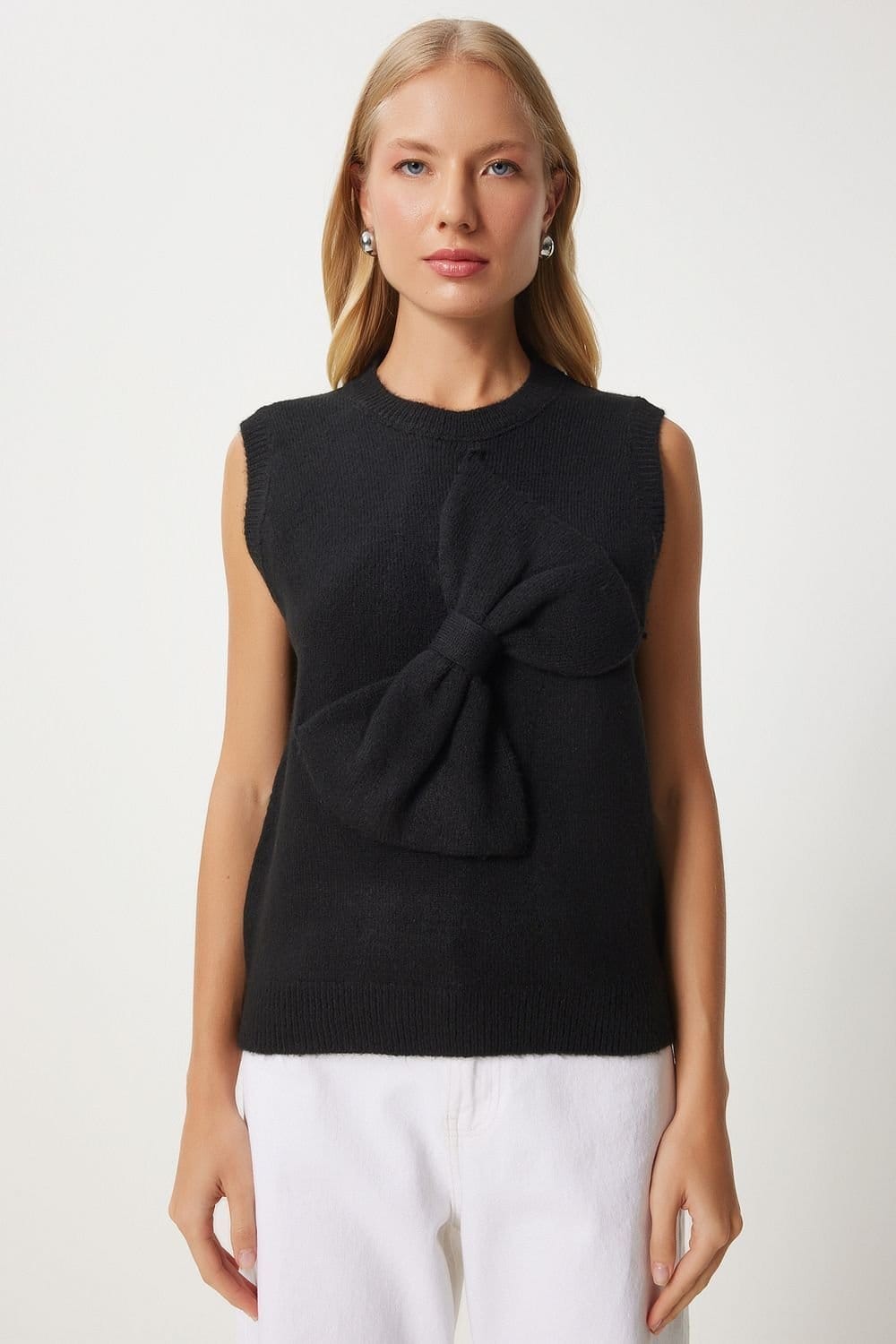 Happiness Istanbul Happiness Istanbul Women's Textured Ribbed Sleeveless Sweater Vest with Ribbon Detail in Black - 4