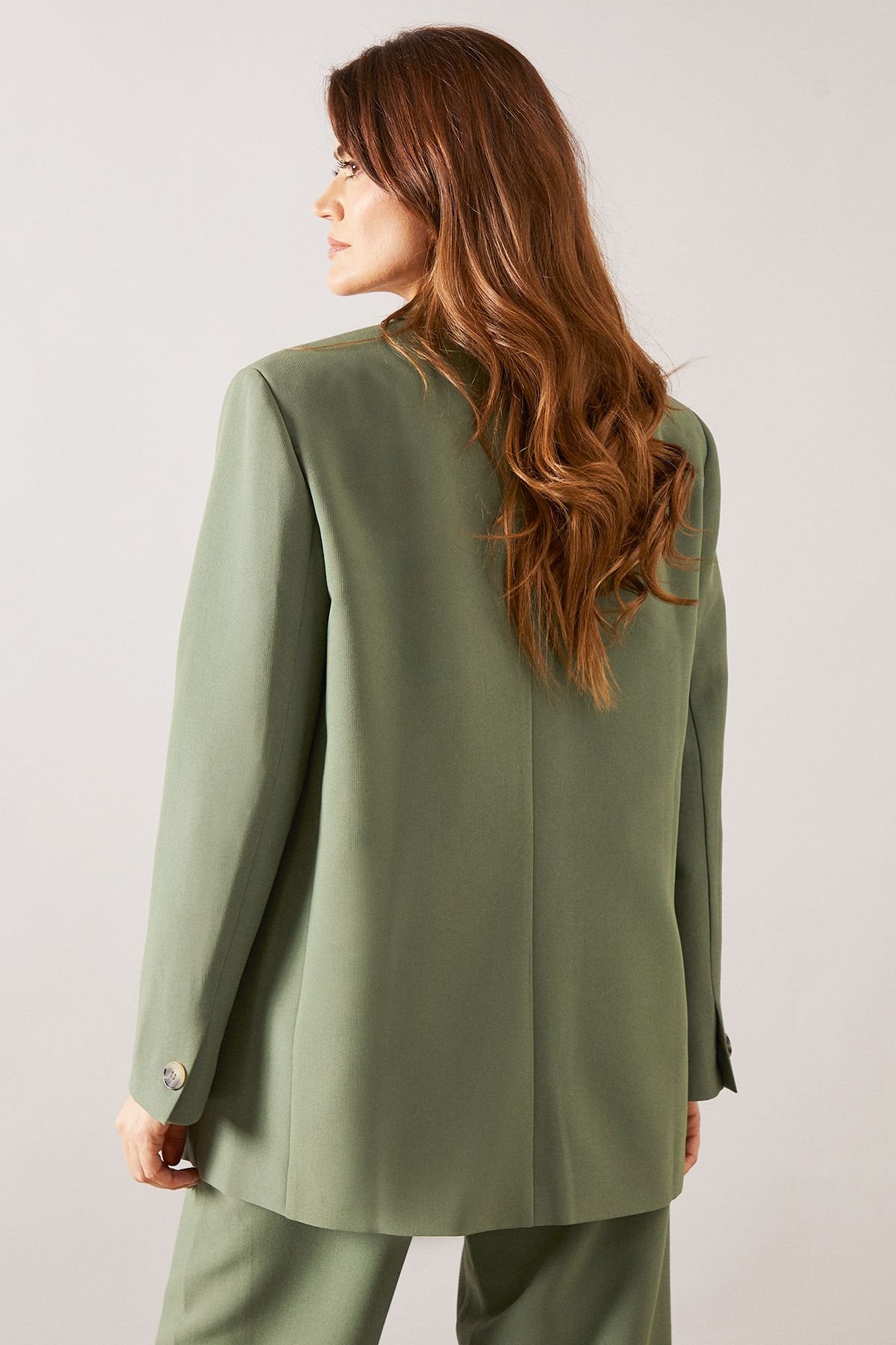 Wallis Wallis Women's Single Breasted Two Button Blazer in Olive - 3