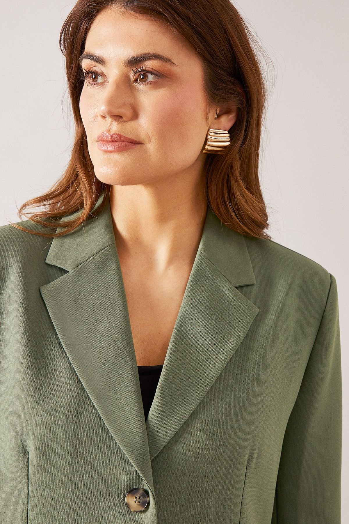 Wallis Wallis Women's Single Breasted Two Button Blazer in Olive - 4