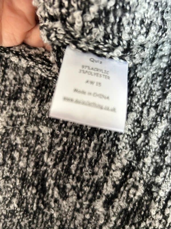 Quiz Quiz black patterned soft knit poncho one size (ref v17)