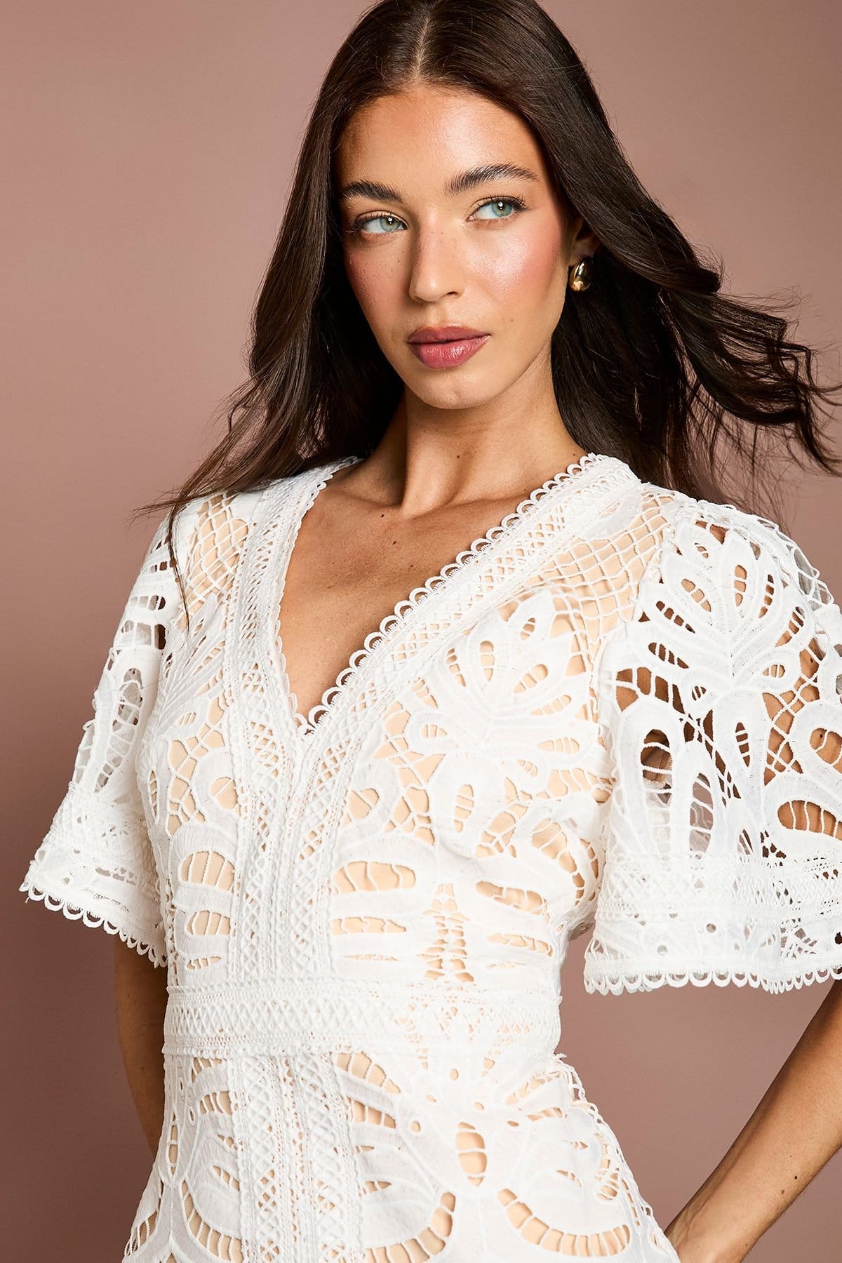 Coast Coast Women's Placement Lace Hanky Hem Dress in Off-White - 4