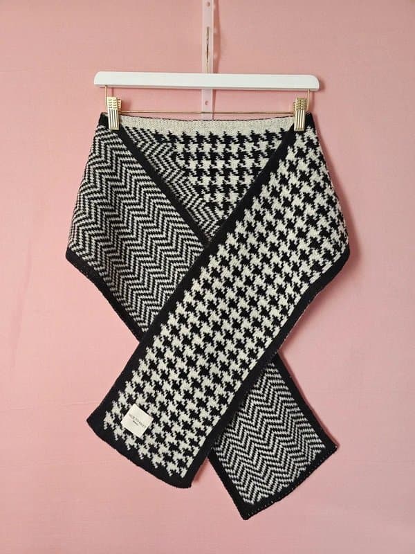 nice to meet Nice To Meet - Soft Knit Houndstooth Scarf - One Size