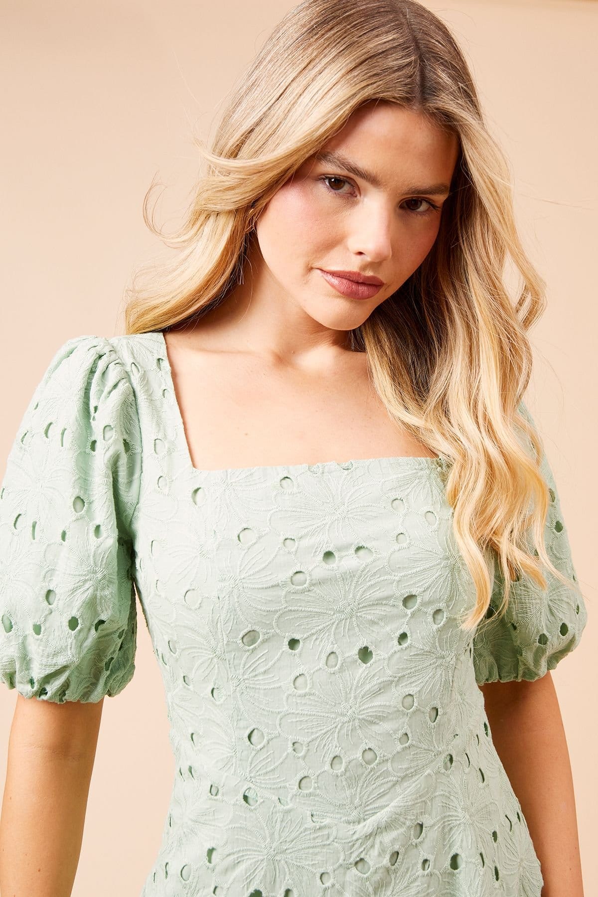 Dorothy Perkins Dorothy Perkins Women's DP Luxe Lace Puff Sleeve Midi Dress in Sage - 4