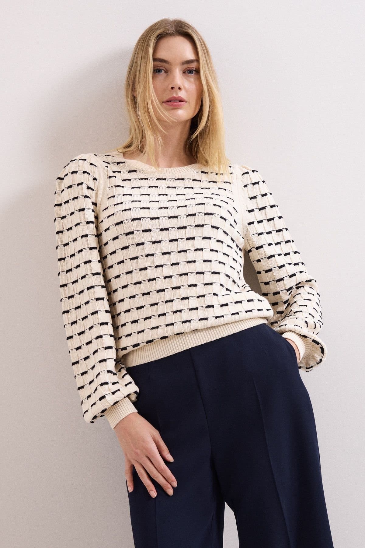 Phase Eight Phase Eight Women's Connie Balloon Sleeve Knit Jumper in Light Beige