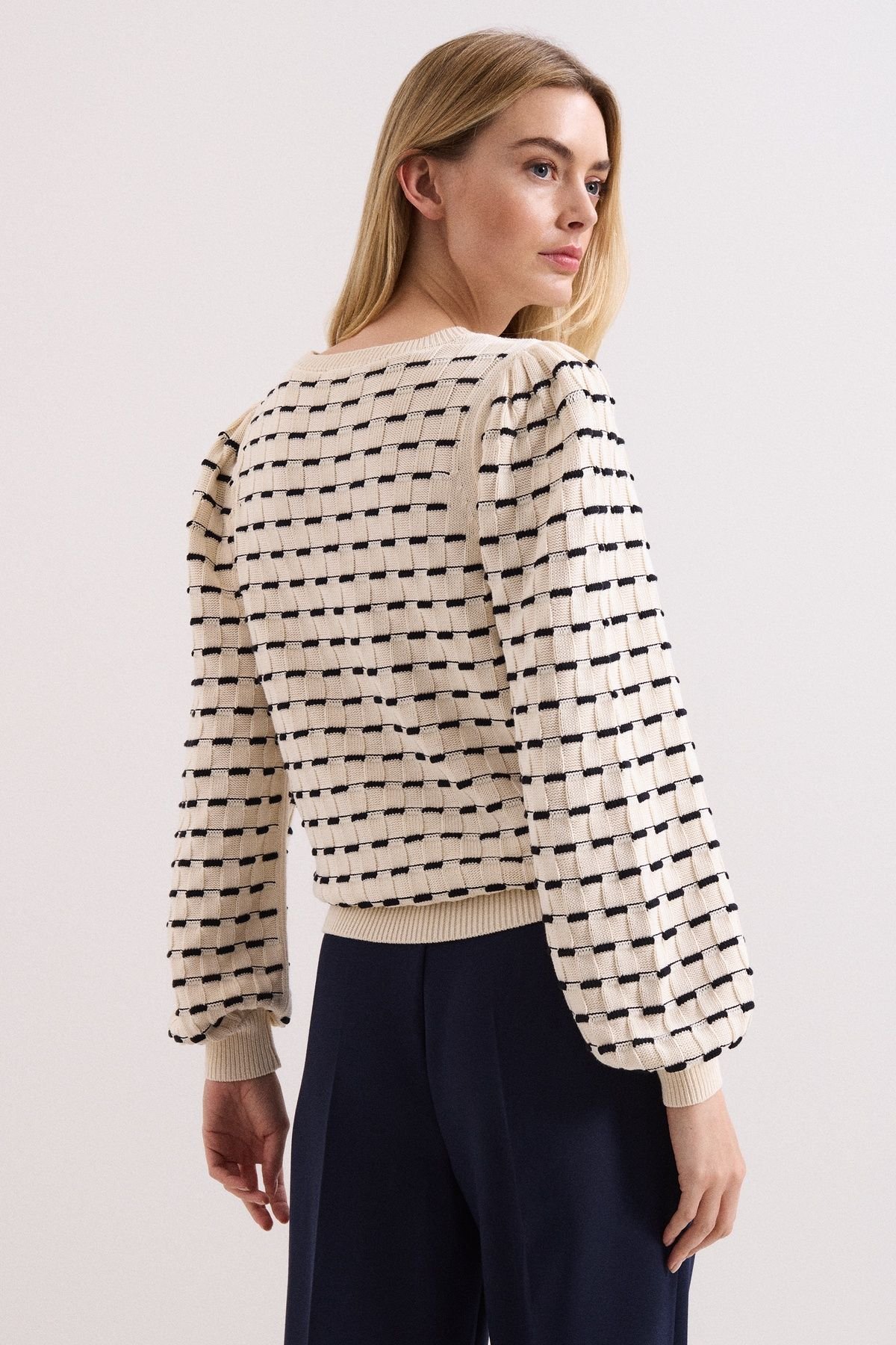 Phase Eight Phase Eight Women's Connie Balloon Sleeve Knit Jumper in Light Beige - 4