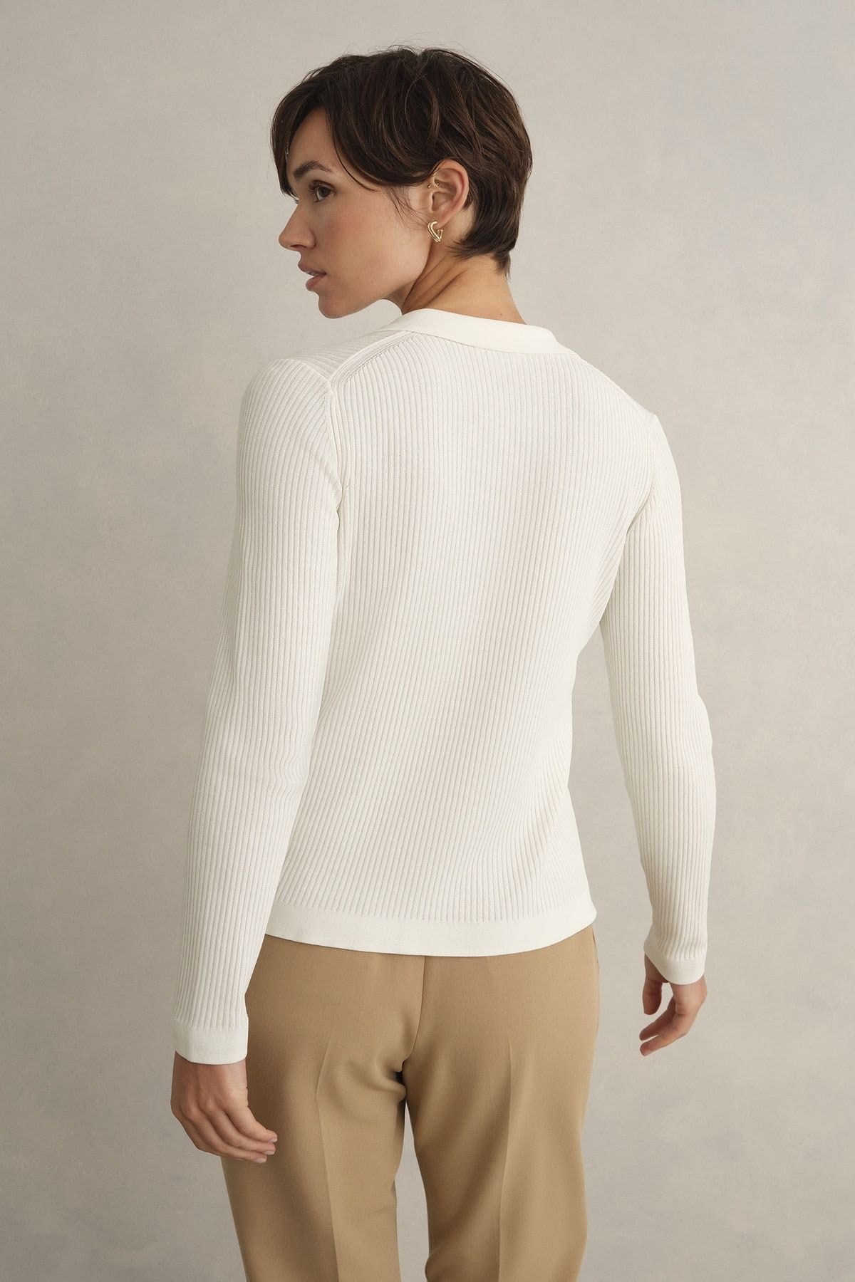 Hobbs London Hobbs London Women's Meredith Long Sleeve V-Neck Jumper in Off-White - 4