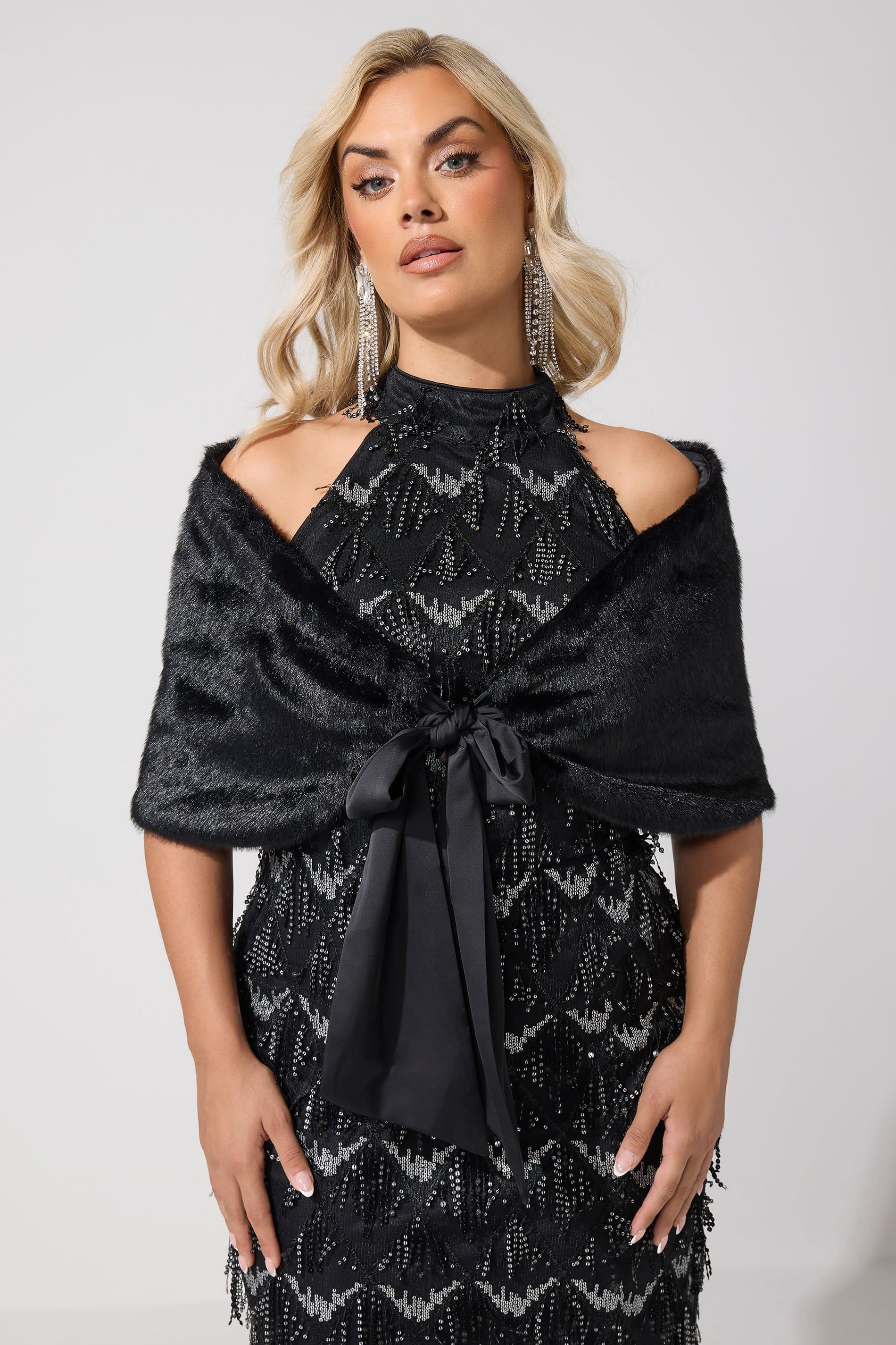 Yours London Plus Size Black Faux Fur Shawl