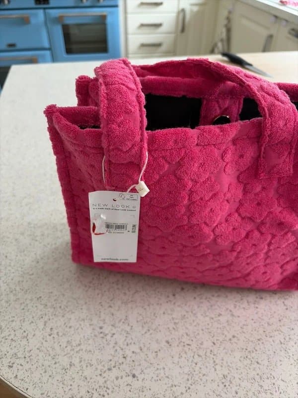 New Look BNWT pink daisy embellished bag New Look
