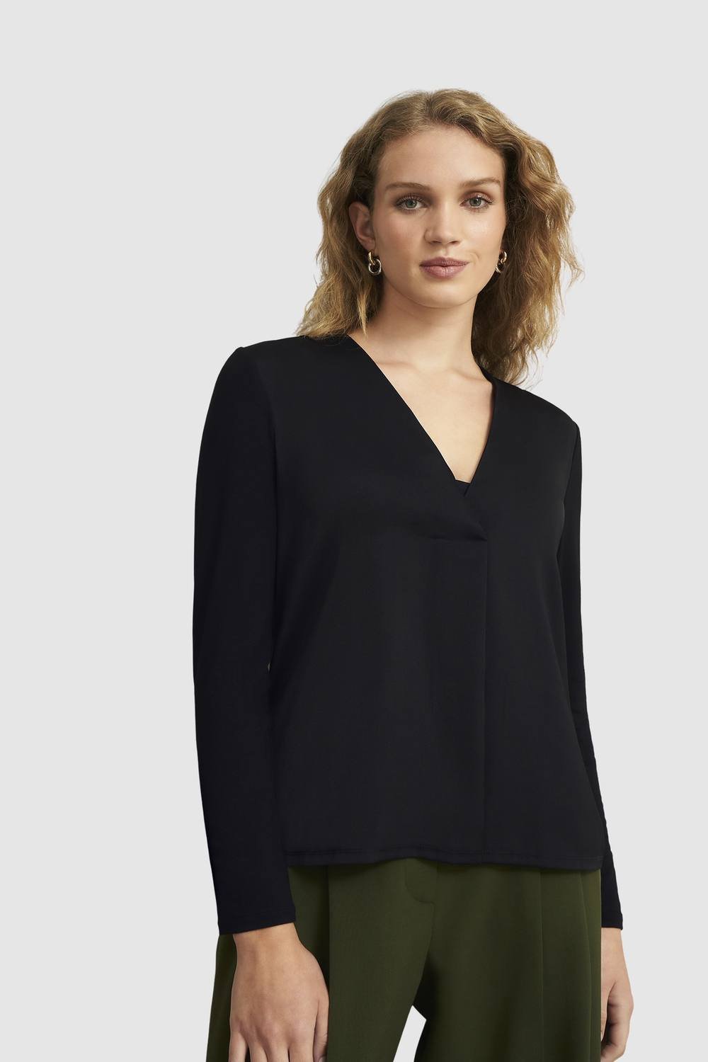 Hobbs London Hobbs London Women's Danika V-Neck Long Sleeve Blouse in Black - 2