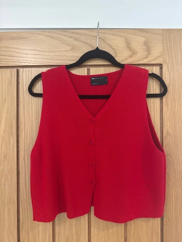 ASOS Design ASOS design knit vest red waistcoat size M