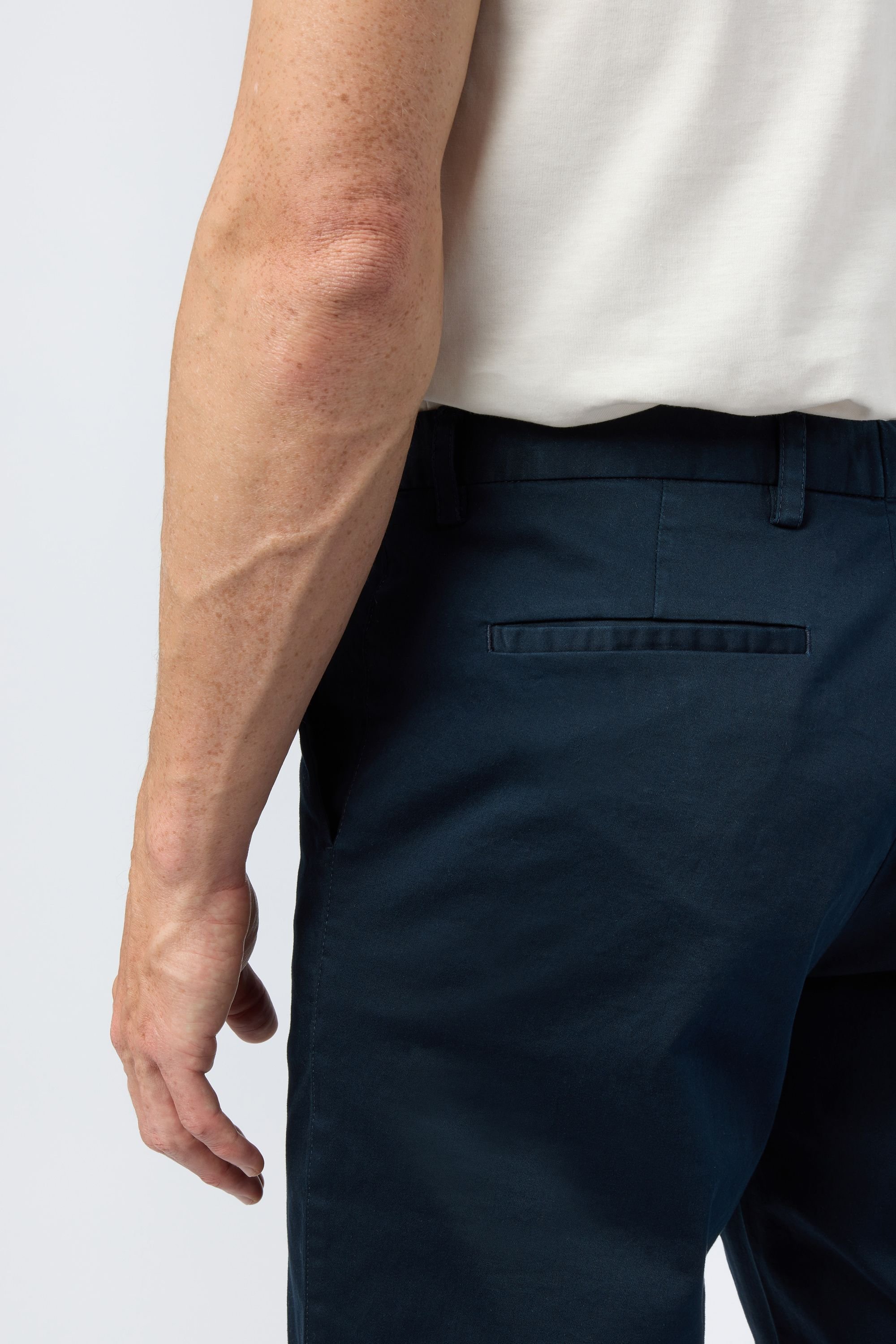 Melka Melka Men's Tailored Fit Chino in Navy - 4