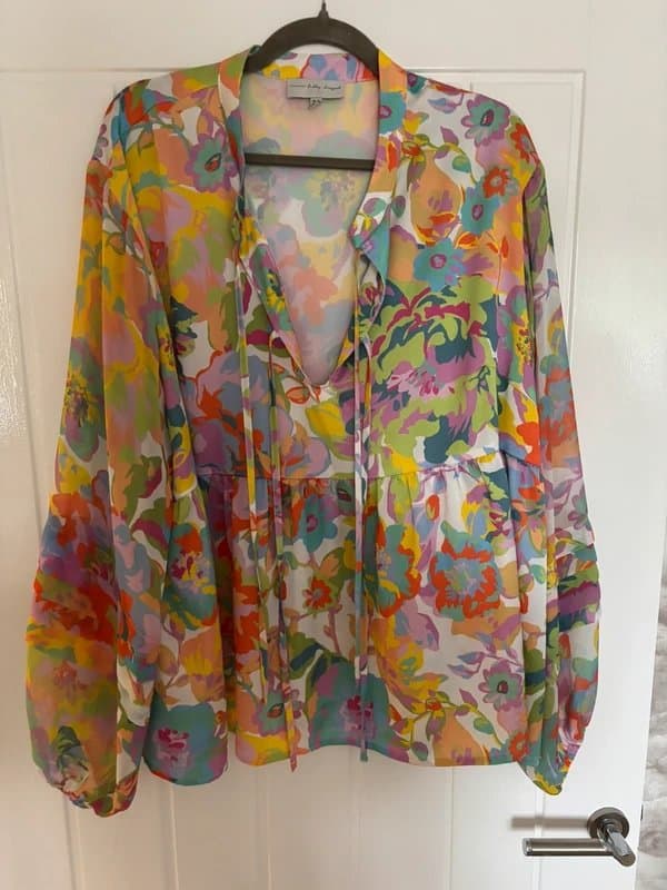Never Fully Dressed Never fully dressed size 22 blouse
