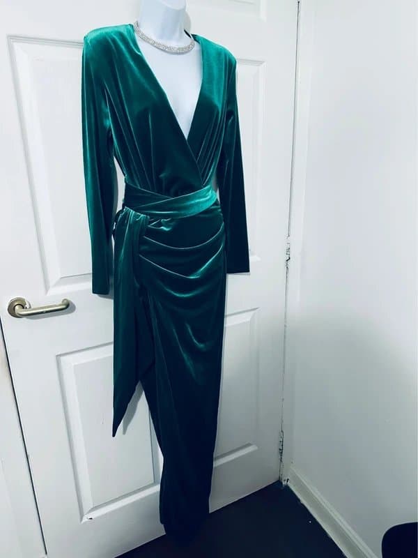 House of CB Beautiful House Of CB Green Velvet Deep Plunge Maxi Evening Dress Size S