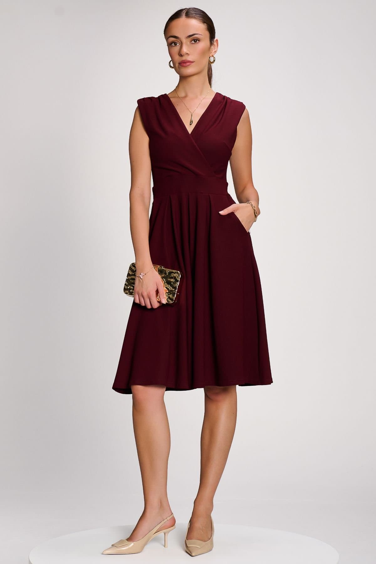 Jolie Moi Jolie Moi Women's Plain Sleeveless Midi Dress in Burgundy