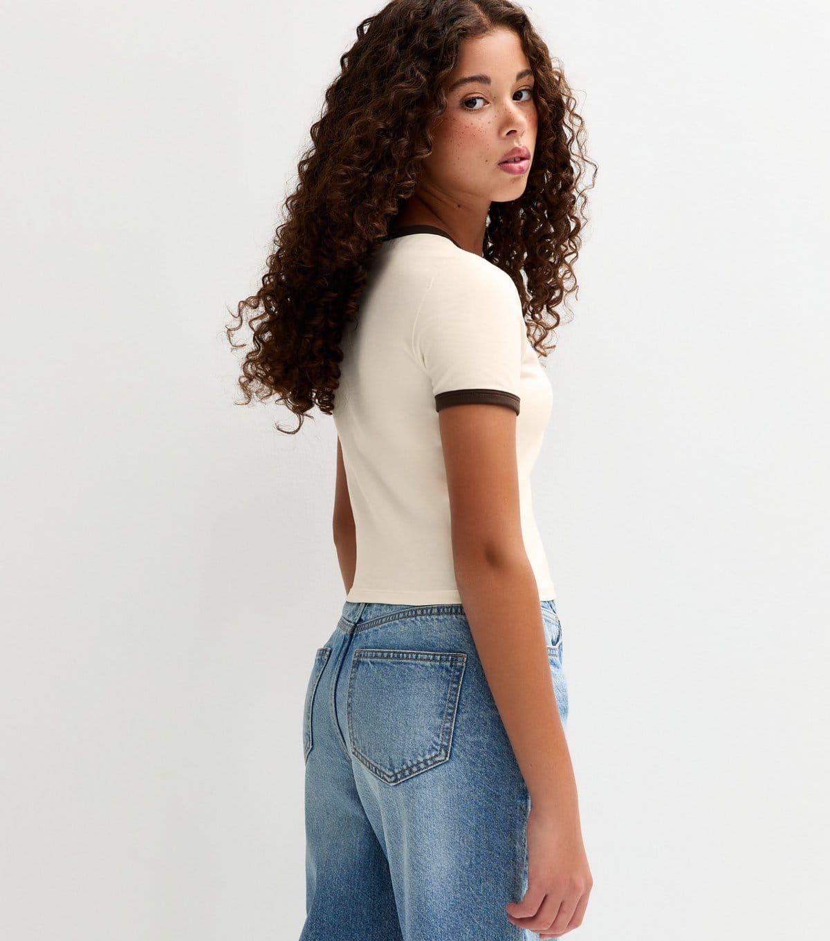 New Look Girls' Cream Contrast Trim Crew Neck T-Shirt New Look - 4